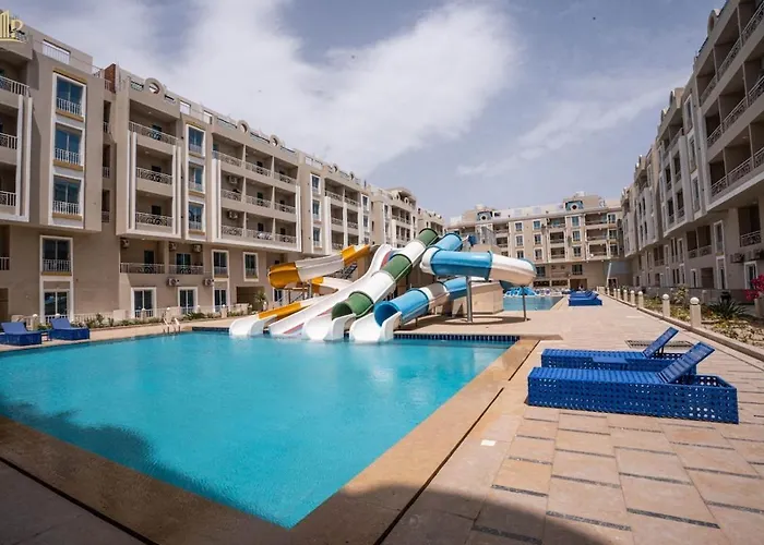 Luxury At Hub With Pools Apartamento